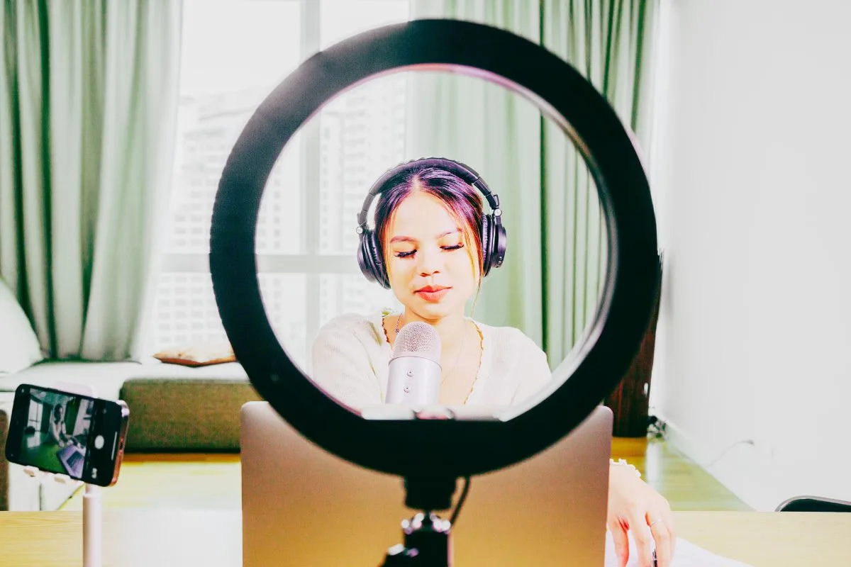 How to Start Your Podcast in 12 Easy Steps - A Checklist