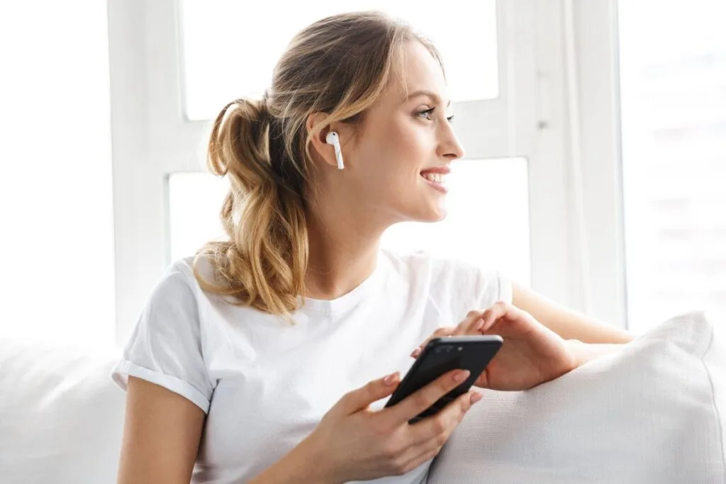 What You Need to Know About Getting into the Podcast Charts